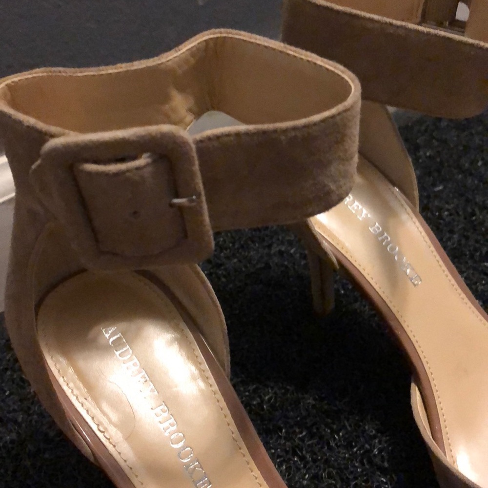 Audrey Brooke suede ankle strap pointy toe heels - Picture 4 of 6